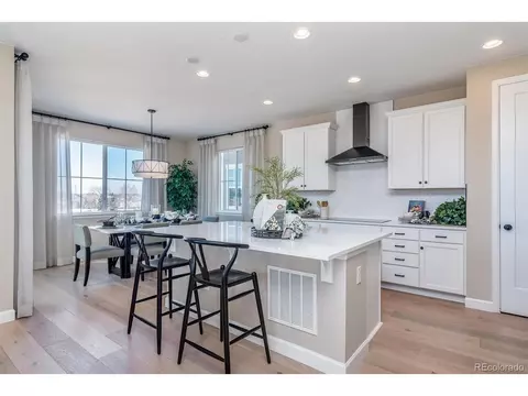 4313 S Liverpool Ct, Aurora, CO 80015 photo 7