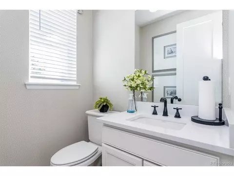 4313 S Liverpool Ct, Aurora, CO 80015 photo 3