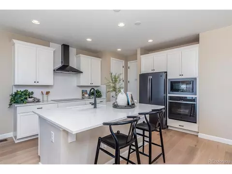 4313 S Liverpool Ct, Aurora, CO 80015 photo 8