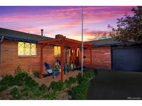 421 Iola St, Aurora, CO 80010