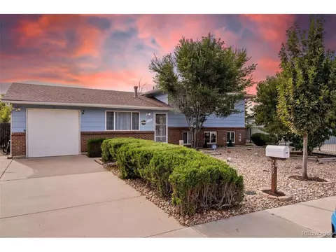 729 S Oakland St, Aurora, CO 80012