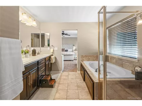 Bath - 25503 E 5th Ave, Aurora, CO 80018 photo 2 of 6
