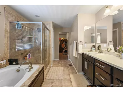 Bath - 25503 E 5th Ave, Aurora, CO 80018 photo 4 of 6