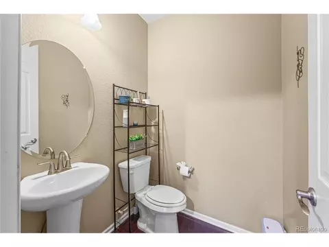 Bath - 25503 E 5th Ave, Aurora, CO 80018 photo 1 of 6