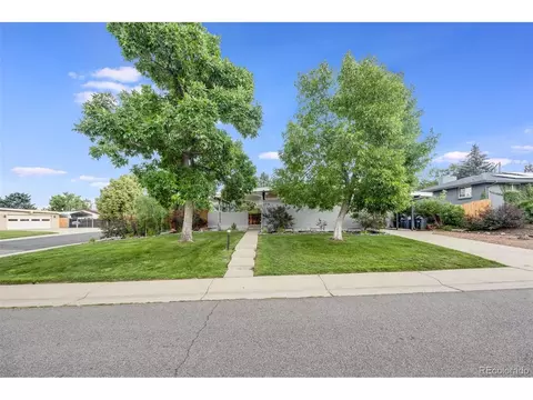 2719 E Cresthill Ave, Centennial, CO 80121
