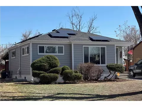 1040 Florence St, Aurora, CO 80010