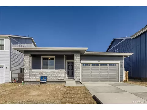 27637 E Maple Ave, Aurora, CO 80018 photo 2