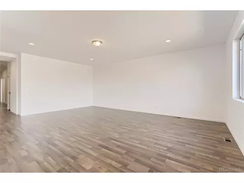 27637 E Maple Ave, Aurora, CO 80018 photo 7