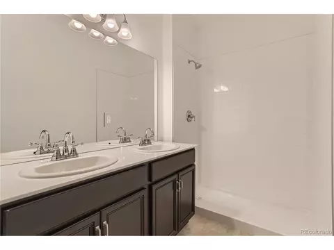 27637 E Maple Ave, Aurora, CO 80018 photo 17