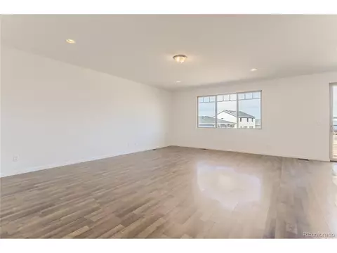 27637 E Maple Ave, Aurora, CO 80018 photo 5