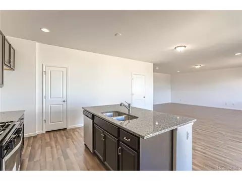 27637 E Maple Ave, Aurora, CO 80018 photo 11