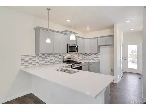 21914 E 9th Pl, Aurora, CO 80018 photo 6