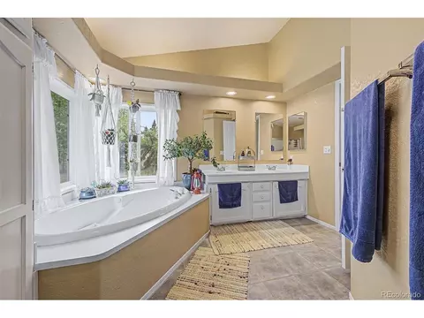 Bath - 972 Wampum Ln, Como, CO 80432 photo 3 of 4