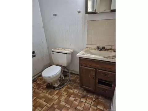 Bath - 18249 E Mexico Pl, Aurora, CO 80017 photo 1 of 4