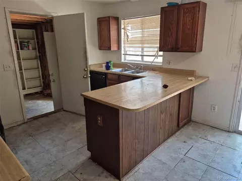 Kitchen - 18249 E Mexico Pl, Aurora, CO 80017 photo 5 of 5