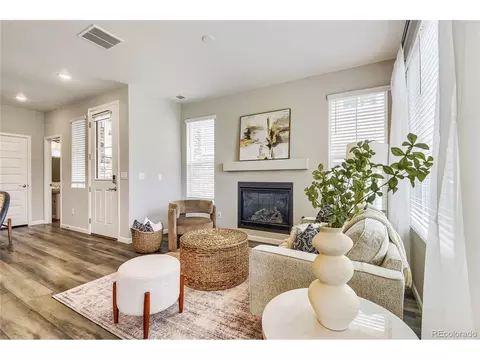 Living - 23588 E Ida Dr #B, Aurora, CO 80016 photo 3 of 3