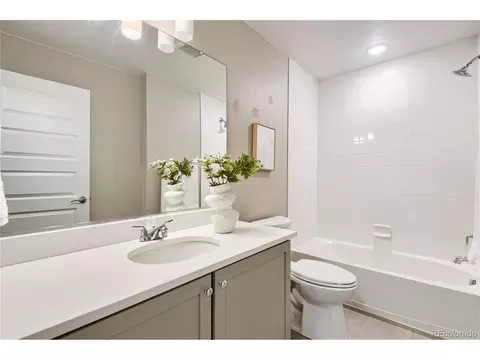 Bath - 23588 E Ida Dr #B, Aurora, CO 80016 photo 3 of 5