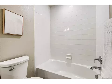 Bath - 23588 E Ida Dr #B, Aurora, CO 80016 photo 5 of 5