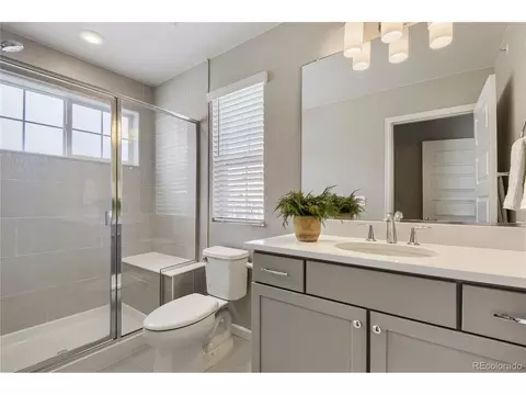 Bath - 23588 E Ida Dr #B, Aurora, CO 80016 photo 1 of 5
