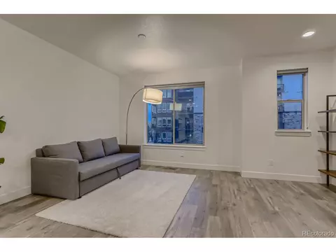 2575 Newark Ct, Aurora, CO 80010 photo 5