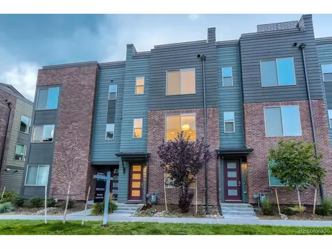 2575 Newark Ct, Aurora, CO 80010 photo 2