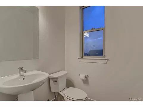 2575 Newark Ct, Aurora, CO 80010 photo 14