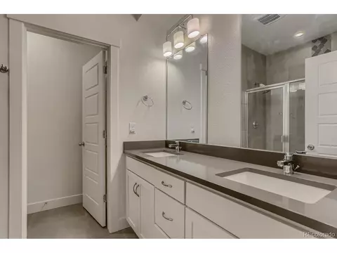 2575 Newark Ct, Aurora, CO 80010 photo 17