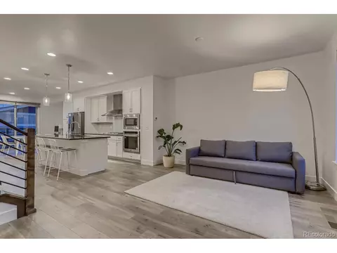 2575 Newark Ct, Aurora, CO 80010 photo 7