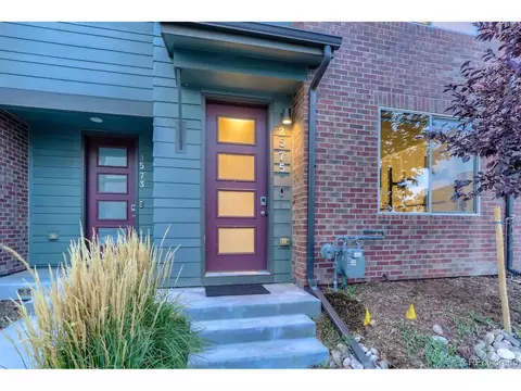 2575 Newark Ct, Aurora, CO 80010 photo 3