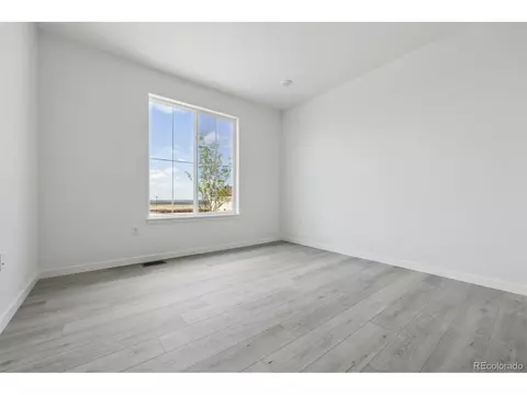 25234 E Warren Pl, Aurora, CO 80018 photo 3