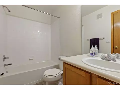 Bath - 12343 E 2nd Dr, Aurora, CO 80011 photo 3 of 5