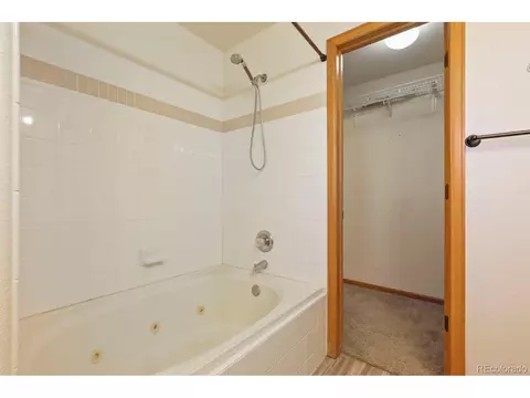 Bath - 12343 E 2nd Dr, Aurora, CO 80011 photo 4 of 5