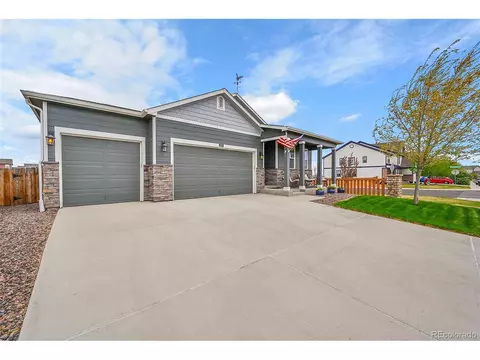 1570 Clarendon Dr, Windsor, CO 80550 photo 2