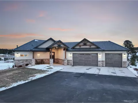 3745 Pinehurst Cir, Colorado Springs, CO 80908