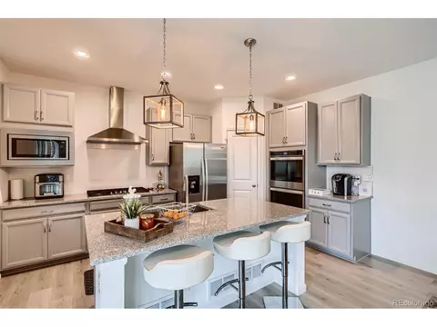 27007 E Maple Ave, Aurora, CO 80018 photo 4