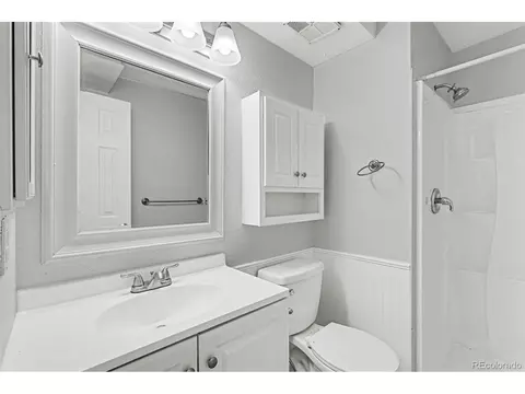 Bath - 8500 E Jefferson Ave #12E, Denver, CO 80237 photo 1 of 2
