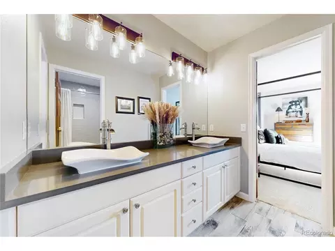 Bath - 7692 Surrey Dr, Morrison, CO 80465 photo 3 of 7