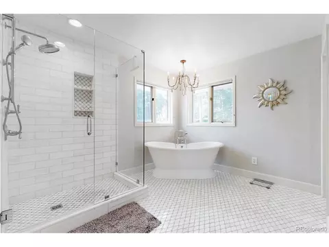 Bath - 7692 Surrey Dr, Morrison, CO 80465 photo 2 of 7