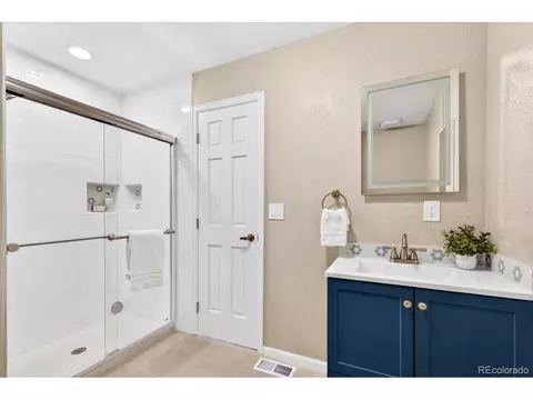 Bath - 15260 E Caley Ave, Centennial, CO 80016 photo 1 of 4