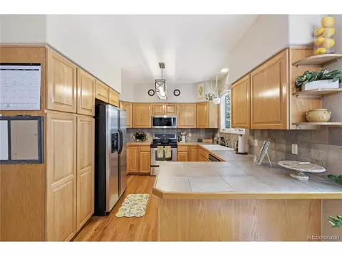 Kitchen - 131 Eagle Canyon Cir, Lyons, CO 80540 photo 4 of 5