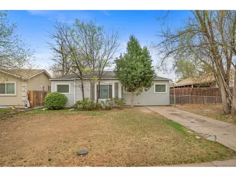 2208 Hanover St, Aurora, CO 80010