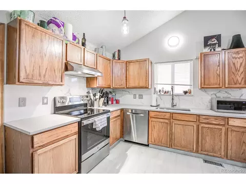 4957 Duluth Ct, Denver, CO 80239 photo 7