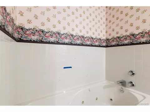 Bath - 1054 Cantiberry Rd, Divide, CO 80814 photo 2 of 4