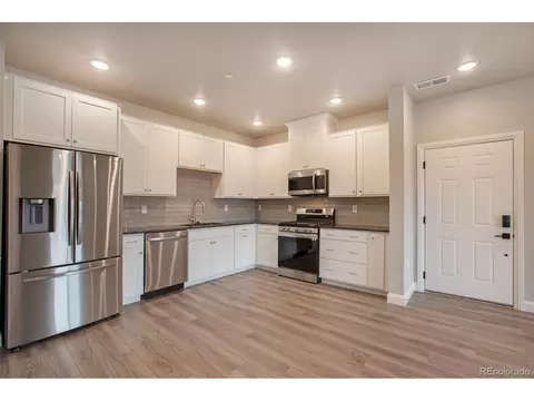 9981 W Victoria Pl #301, Littleton, CO 80127