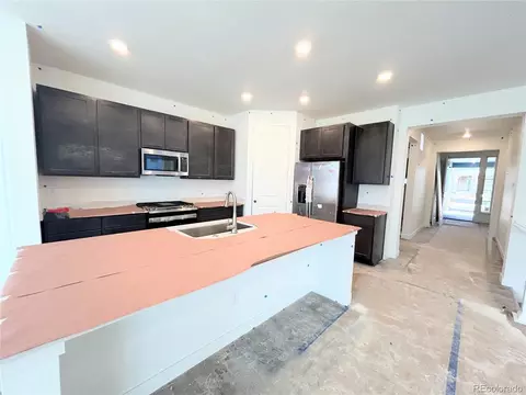 24493 E Pacific Pl, Aurora, CO 80018 photo 2