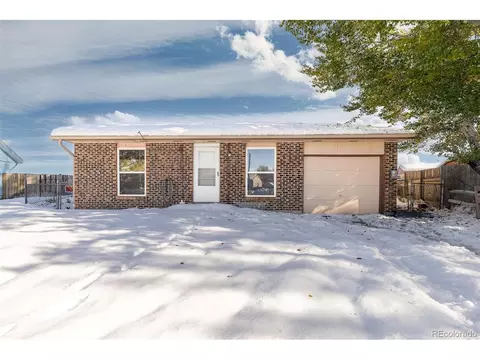270 Cleveland Ct, Bennett, CO 80102