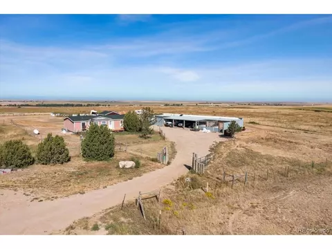 11899 Vickiview St, Strasburg, CO 80136