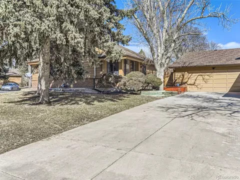 3 S Eagle Cir, Aurora, CO 80012