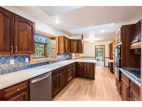 7572 Surrey Dr, Morrison, CO 80465 photo 9