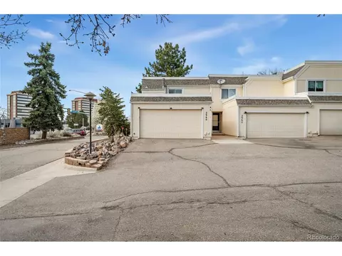 2960 S Parker Ct, Aurora, CO 80014